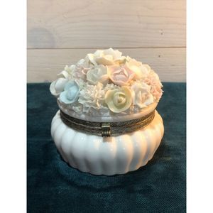 Vtg 1950s Ardalt Lenwille White Porcelain Floral Pastel Trinket Box made Japan